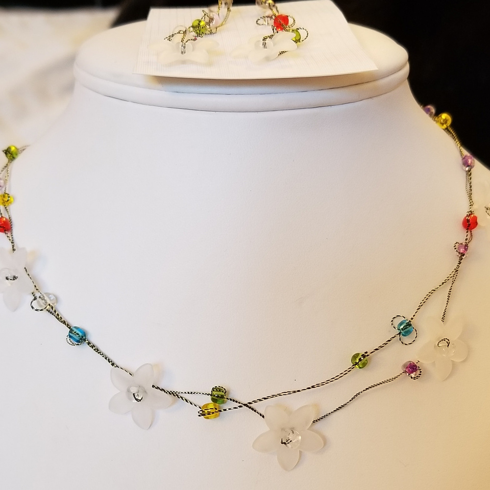 WT Handmade Set Earrings Necklace White